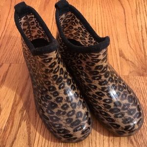 Cheetah Rain Booties, Size 9